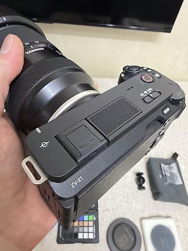 Видеокамеры: Sony ZV-E1 Tamron- 28-75 f2,8 Sd card v90 Dji mic mini Dji ronin rs4 — 2