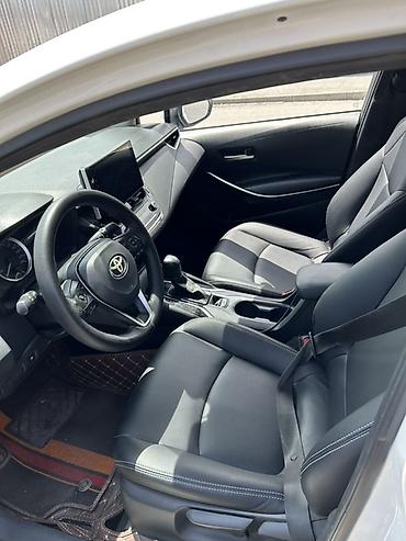 машина гибрид марки: Toyota Corolla: 2021 г., 1.8 л, Вариатор, Гибрид, Седан — 5