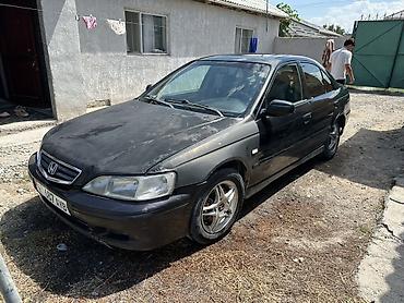 кожаная: Honda Accord: 2000 г., 2 л, Механика, Бензин, Седан — 3