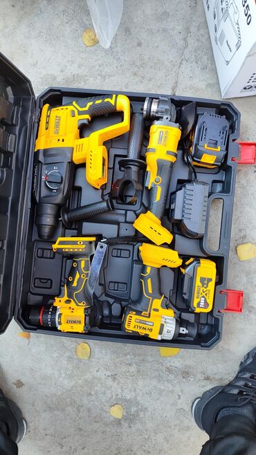 запчасти на дрель: Аккумуляторный набор электроинструмента в кейсе Состав набора: -