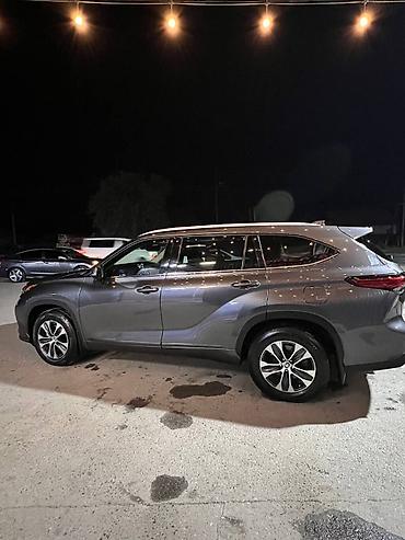 2107 салон: Toyota Highlander: 2021 г., 2.5 л, Автомат, Гибрид, Кроссовер — 2