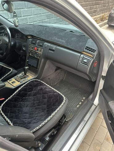 Mercedes-Benz: Mercedes-Benz E-Class: 2000 г., 3.2 л, Автомат, Газ, Универсал at lalafo.kg — 14 Mercedes-Benz: Mercedes-Benz E-Class: 2000 г., 3.2 л, Автомат, Газ, Универсал — 14