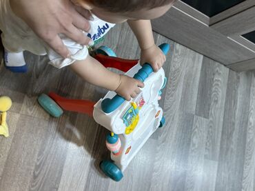 manej qiymetleri 2022: Uşaq üçün yeriyən yardımçı (baby walker/push walker) - 4 təkərli