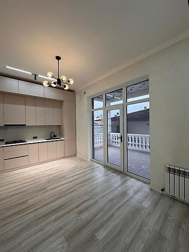 Продажа коттеджей и домов: 🏡 Продаётся уютный дом с современным ремонтом! 📍 Район: Заря 📐 — 4