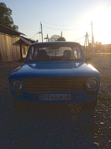 ваз лада токмок: Автомобиль ВАЗ-2101 "Жигули" ("Копейка") синего цвета. Этот