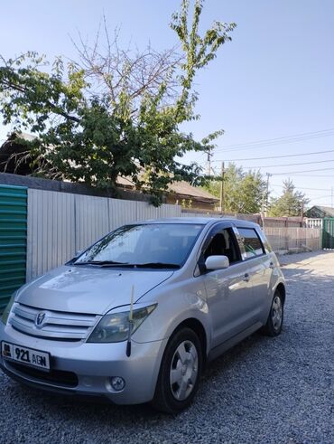 машине арзан: Toyota ist: 2003 г., 1.3 л, Автомат, Бензин, Хэтчбэк