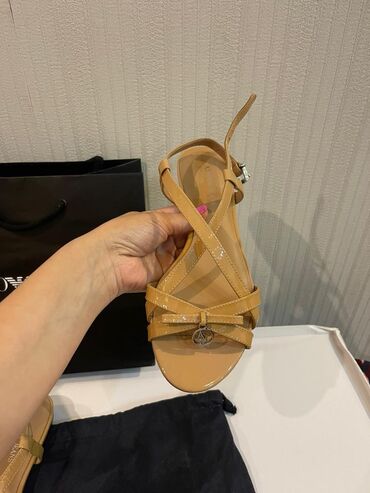 Basanoşka və səndəllər: Ölçü: 36, rəng - Bej, Yeni — 7