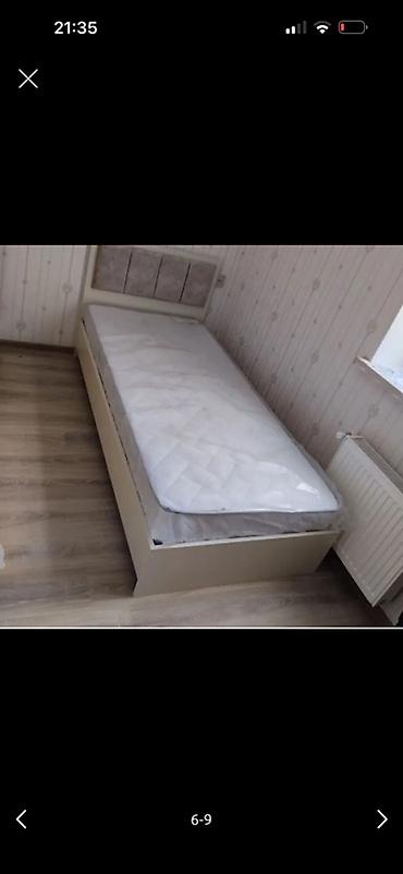 Çarpayılar: Tək nəfərlik çarpayı – başlıqlı model - Ölçü: təxminən 90x200 sm (tək — 2