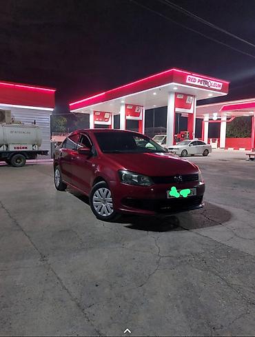 Volkswagen Polo: 2011 г., 1.6 л, Механика, Бензин, Седан