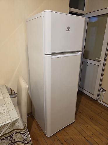 soyudu: İşlənmiş 2 qapılı Indesit Soyuducu Satılır, rəng - Ağ — 1
