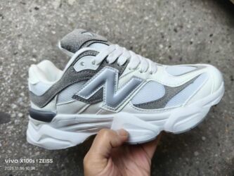 Women's Sneakers and athletic shoes: 38 — 6