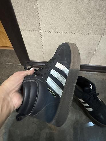 Krasofkalar və idman ayaqqabıları: İçi mexli Qara rəngli Adidas kişi/kadın idman ayaqqabısı – yüksəkboğaz — 11