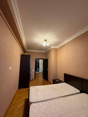 Uzunmüddətli kirayə mənzillər: Nərimanov metrosu yaxınlığı,Metroparkın arxasında,17 mərtəbənin,9-cu — 4