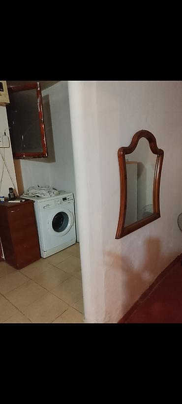 1 otagli ev: Kirayə verilir: 1 otaqlı mənzil - Planlama: Zal/yataq otağı, ayrıca — 4