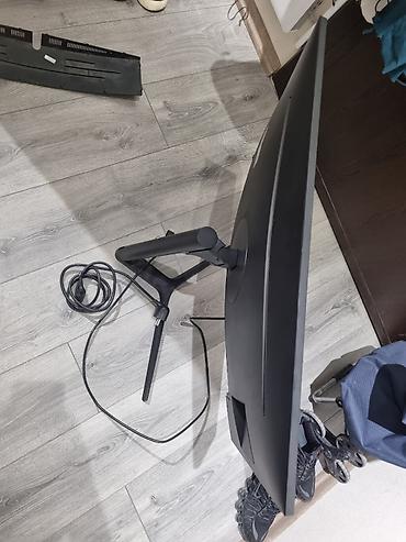 Monitorlar: Samsung U32H750 modeli əsasında: --- Ümumi məlumat Bu, Samsung-un — 9