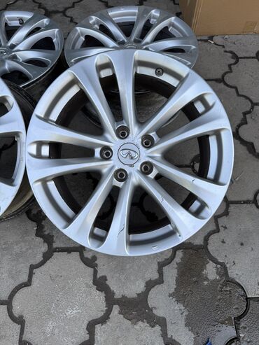 Диски: Литые Диски R 18 Комплект, отверстий - 5, Б/у — 8