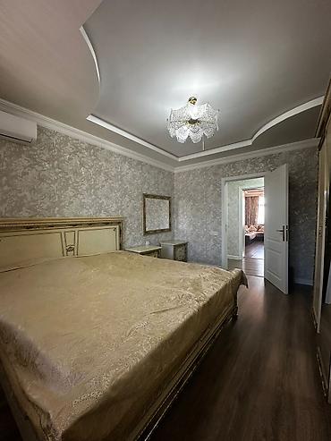Uzunmüddətli kirayə mənzillər: Mənzilin təsviri 3 otaglı. 5 mertebeli Binanın 5 ci mertebesi. 31 — 14
