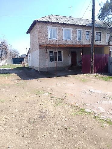 Продажа коттеджей и домов: 7 комнат Предлагается к продаже двухэтажный жилой дом из кирпича — 10