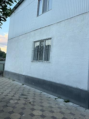 можульные дома: Продаётся двухэтажный жилой дом с благоустроенным двором. Основные — 2
