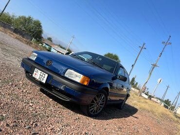 женские авто: Volkswagen Passat: 1993 г., 1.8 л, Механика, Бензин, Седан