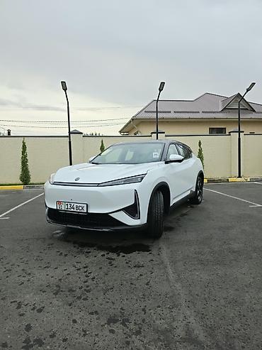 белый dongfeng aeolus e70: Dongfeng : 2026 г., Автомат, Электромобиль, Универсал — 1