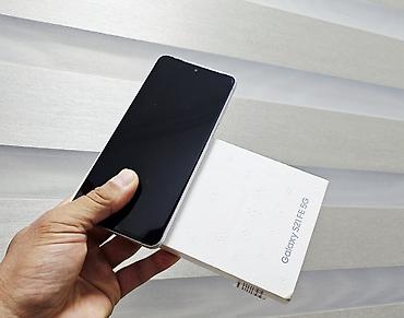 galaxy tab e: Samsung Galaxy S21 FE, Б/у, 256 ГБ, цвет - Белый, 2 SIM, 1 SIM — 1