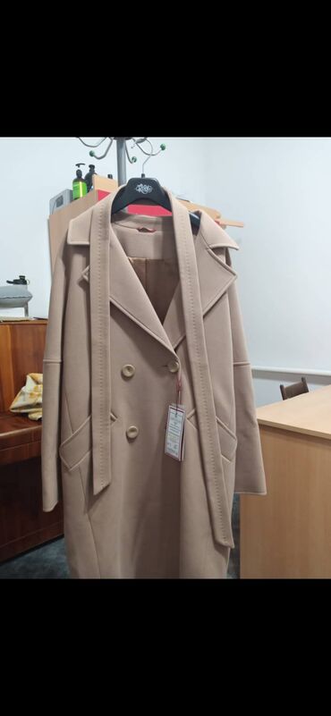 весен пальто: Цена очень срочная и окончательная Шикарное пальто (натуралка)