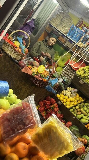 кагаз мешок: Жер жемиш магазинге 1 бала 1 кыз керек жатаканасы бар тамагы бекер