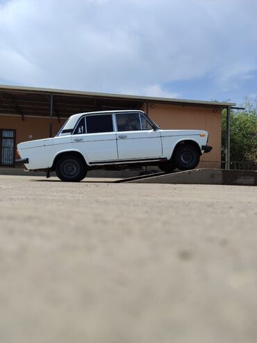 ваза напольная стеклянная высокая без узора: ВАЗ (ЛАДА) 2106: 1.5 л | 1985 г. Седан