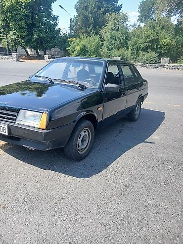 avto satış saytları: LADA Samara (VAZ 21099) – sedan, qara rəng. Xüsusiyyətlər: - Kuzov: 4 — 5