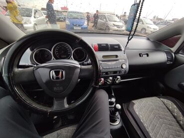 машина урал: Honda Jazz: 2008 г., 1.3 л, Механика, Бензин, Хэтчбэк