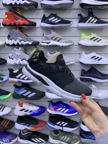 Кроссовки и спортивная обувь: Кроссовки мировых брендов Мы уже 7 лет радуем клиентов оригинальной at lalafo.kg — 20 Кроссовки и спортивная обувь: Кроссовки мировых брендов Мы уже 7 лет радуем клиентов оригинальной — 20
