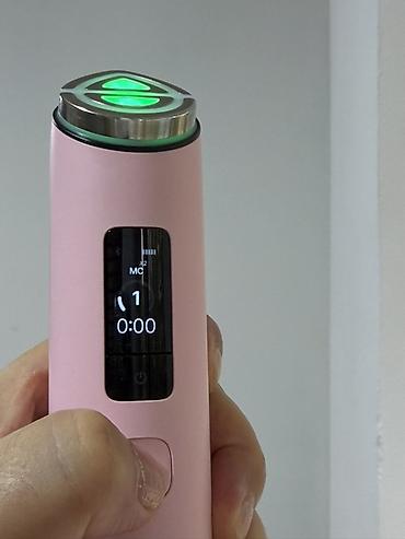задний фон: Аппарат для ухода за лицом Medicube AGE-R Booster Pro X2 - — 3