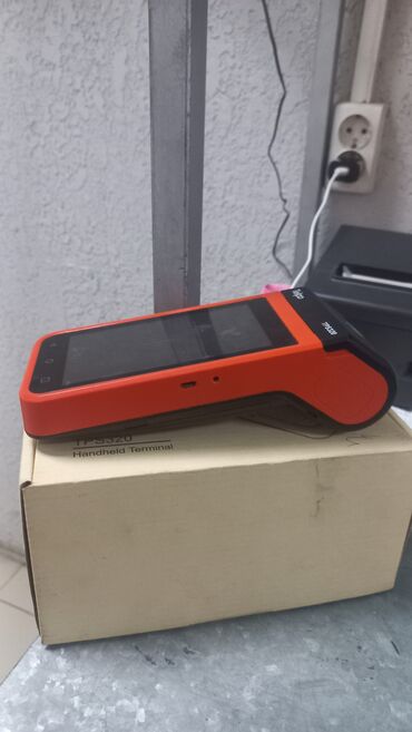 Планшеты: Планшет, 4G (LTE), Б/у, цвет - Оранжевый