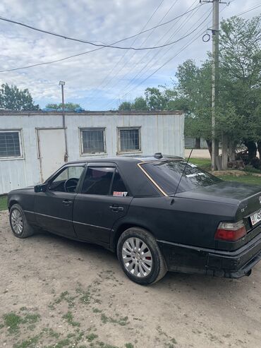 пикап мерс: Mercedes-Benz W124: 1988 г., 2.6 л, Механика, Бензин, Седан