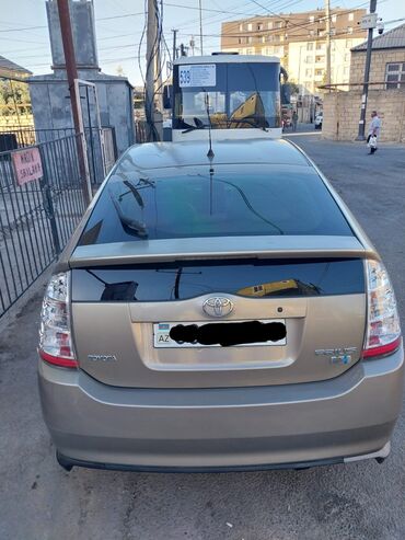 ilkin odenis 500 azn avtomobil: Toyota Prius: 1.5 l | 2008 il Sedan