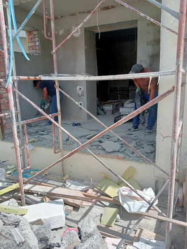 Демонтажные работы: Разбор полов, Снятие потолков, Демонтаж крыш | Гипсокартонная стена, Снос перегородки, Снятие старой штукатурки | Снятие реечных потолков, Снятие подвесных потолков, Зачистка от старых обоев | Демонтаж деревянного пола, Демонтаж линолеума, Демонтаж плинтуса | Крыша из шифера, Металлочерепичная кровля, Мягкая кровля Больше 6 лет опыта — 14
