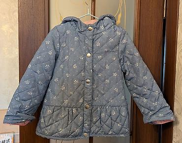 Верхняя одежда: Куртки и пальто для девочки, на 2-4 год. Можно носить до 100 — 6