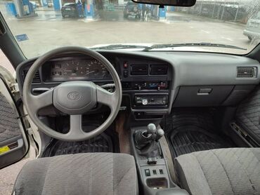 Toyota: Toyota 4Runner: 2.4 l. | 1995 έ. SUV/4x4 — 8
