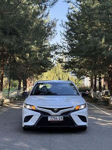 Toyota: Toyota Camry: 2020 г., 2.5 л, Автомат, Бензин, Седан — 2