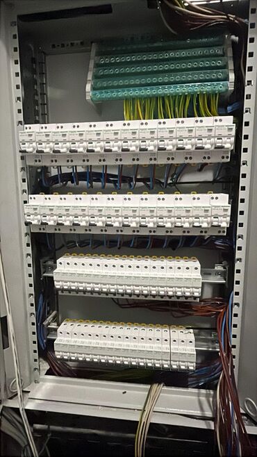 Elektrik işləri: Ev və iş yerləri üçün hər növ elektrik usta işləri xidməti. Evlərin