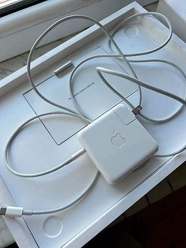 2.el macbook: MacBook M2 Pro, 512 GB yaddaş, 8 GB RAM. Batareya vəziyyəti 98%-dir — 8