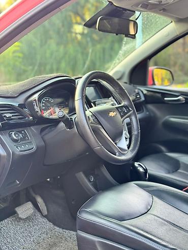 машына венто: Chevrolet Spark: 2017 г., 1 л, Автомат, Бензин, Хэтчбэк — 4