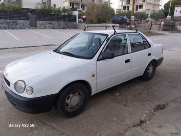 Toyota: Toyota Corolla: 1.3 l. | 2000 έ. Λιμουζίνα — 2