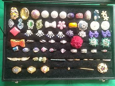 Prstenje: Novi ženski prsteni -svi zajedno-gomila novi različiti - ima po neki i — 9