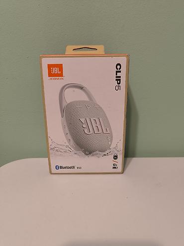Портативная Bluetooth‑колонка JBL Clip 5 (серый цвет) - Компактная at lalafo.kg Портативная Bluetooth‑колонка JBL Clip 5 (серый цвет) - Компактная