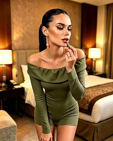 svilena: Kombinezon sa otvorenim ramenima
2400 🔥 — 2