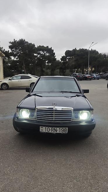 190 pribor: Mercedes-Benz 190 (W201): 1.8 l | 1990 il Sedan — 1