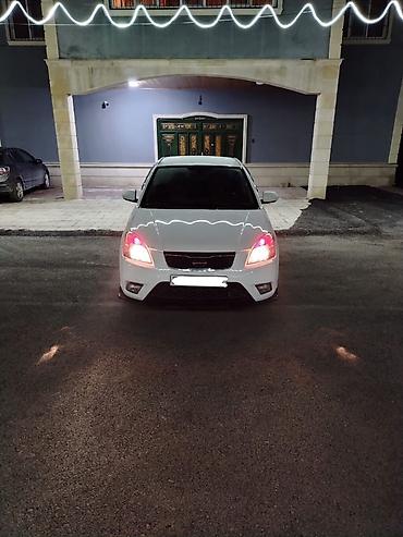 Kia: Kia Rio: 1.4 l | 2010 il Sedan — 6