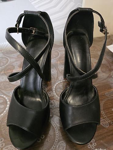 Basanoşka və səndəllər: Qadın yüksək dabanlı sandal – qara rəng az islenmis. real alana — 3